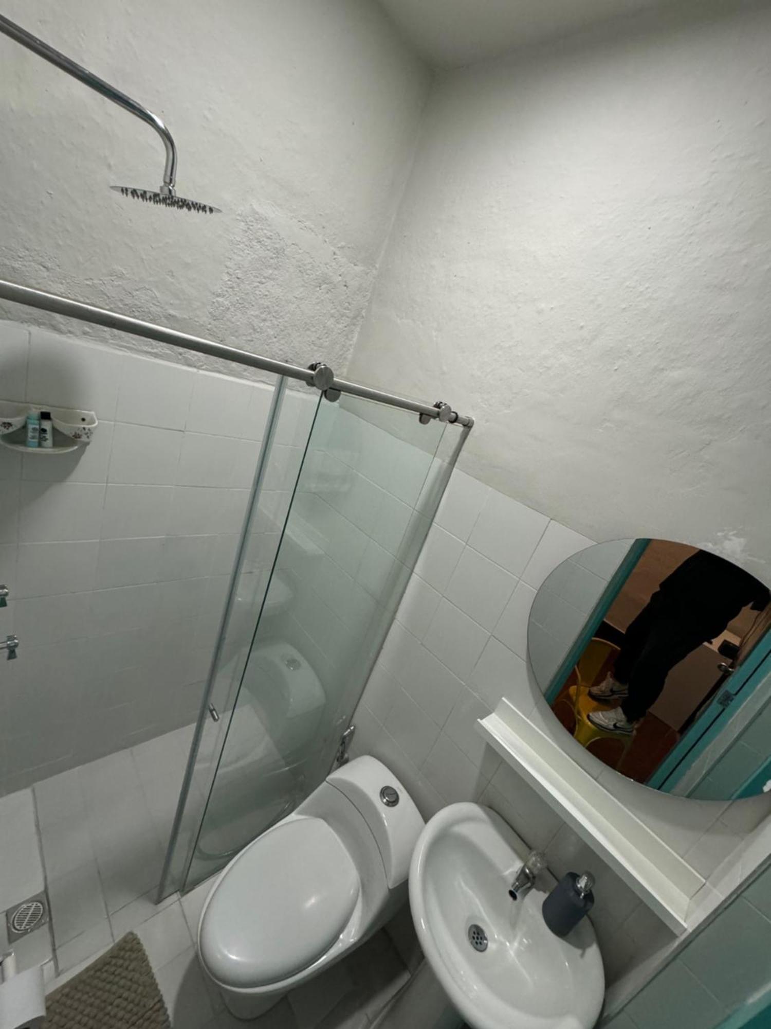 Moonshine Boutique Hostal Кали Екстериор снимка
